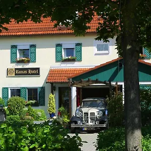 Hotel Runas ***